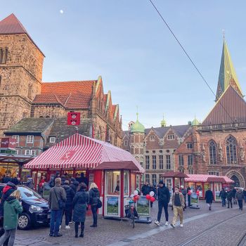 Die Bürgerpark-Tombola auf dem Liebfrauenkirchhof, Foto: Martin Rospek