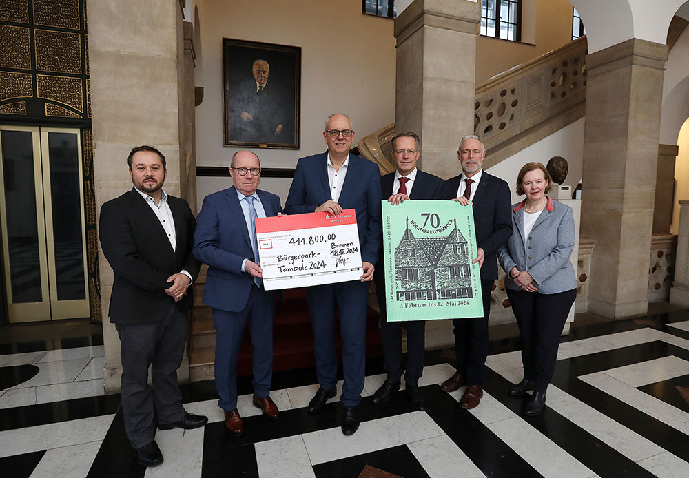 V.l.n.r. Gunnar Sgolik  (1. Vorsitzender Stadtgarten Vegesack e.V.), Dietmar Hoppe (Geschäftsführer Bürgerpark-Tombola), Bürgermeister Andreas Bovenschulte, Prof. Dr. Dietrich Grashoff (Präsident Bürgerparkverein), Tim Großmann (Bürgerpark-Direktor) und Gabriele Steffen (Vorsitzende AchterdiekPark e.V.), Foto: Martin Rospek